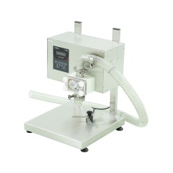 Dozator de miere cu rotite de angrenare si stand