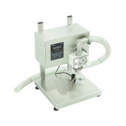 Dozator de miere cu rotite de angrenare si stand